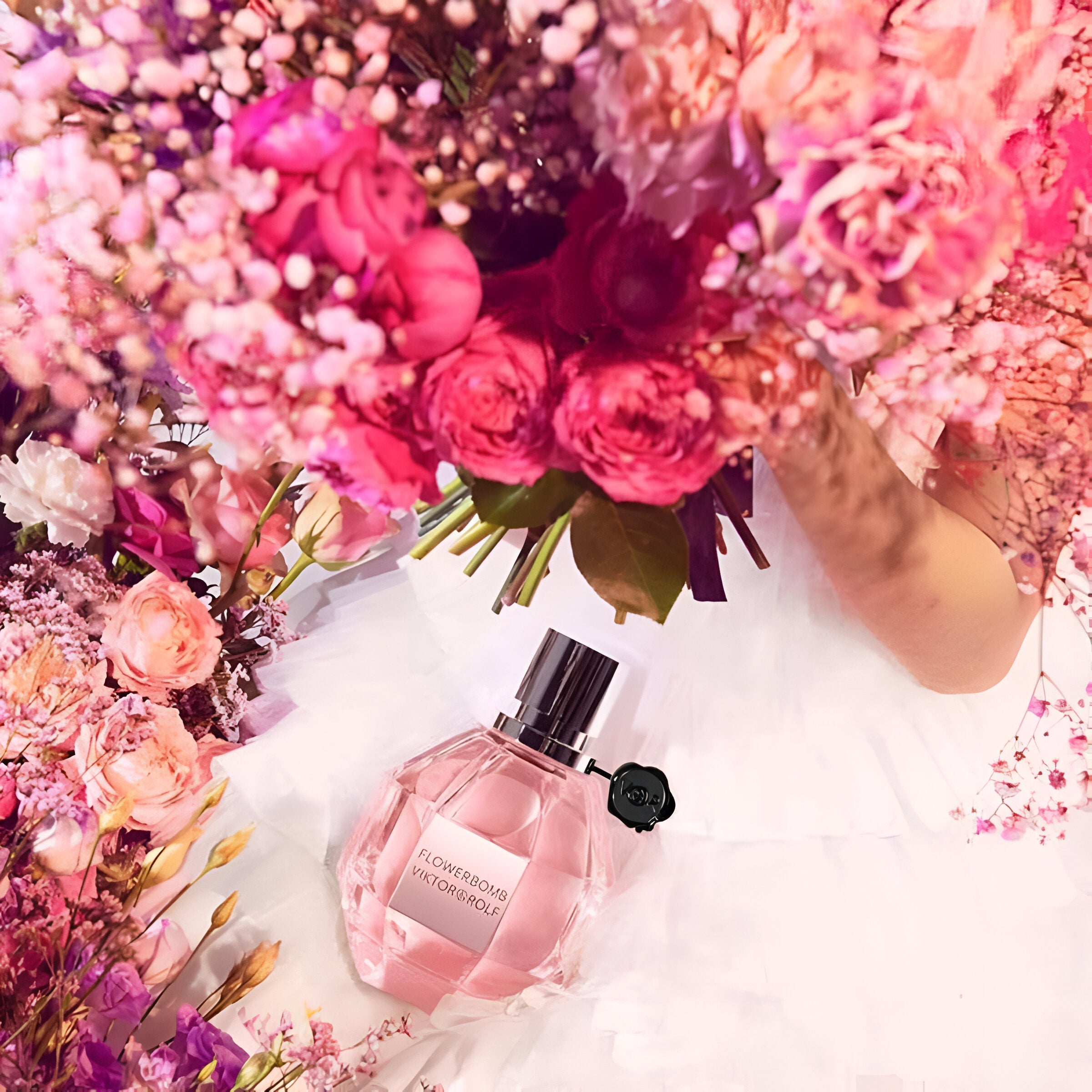 Viktor & Rolf Flower Bomb EDP Set For Women | My Perfume Shop